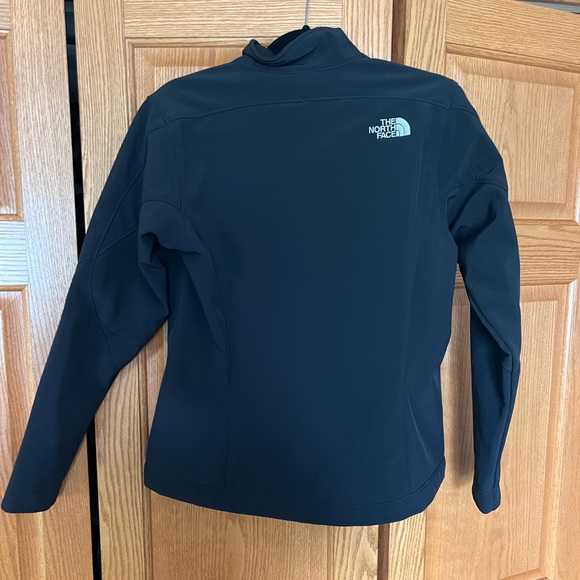 Women’s Black North Face Jacket - Picture 5 of 5